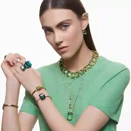 Resim Millenia Kolye, Sekizgen kesim, Yeşil, Altın rengi kaplama