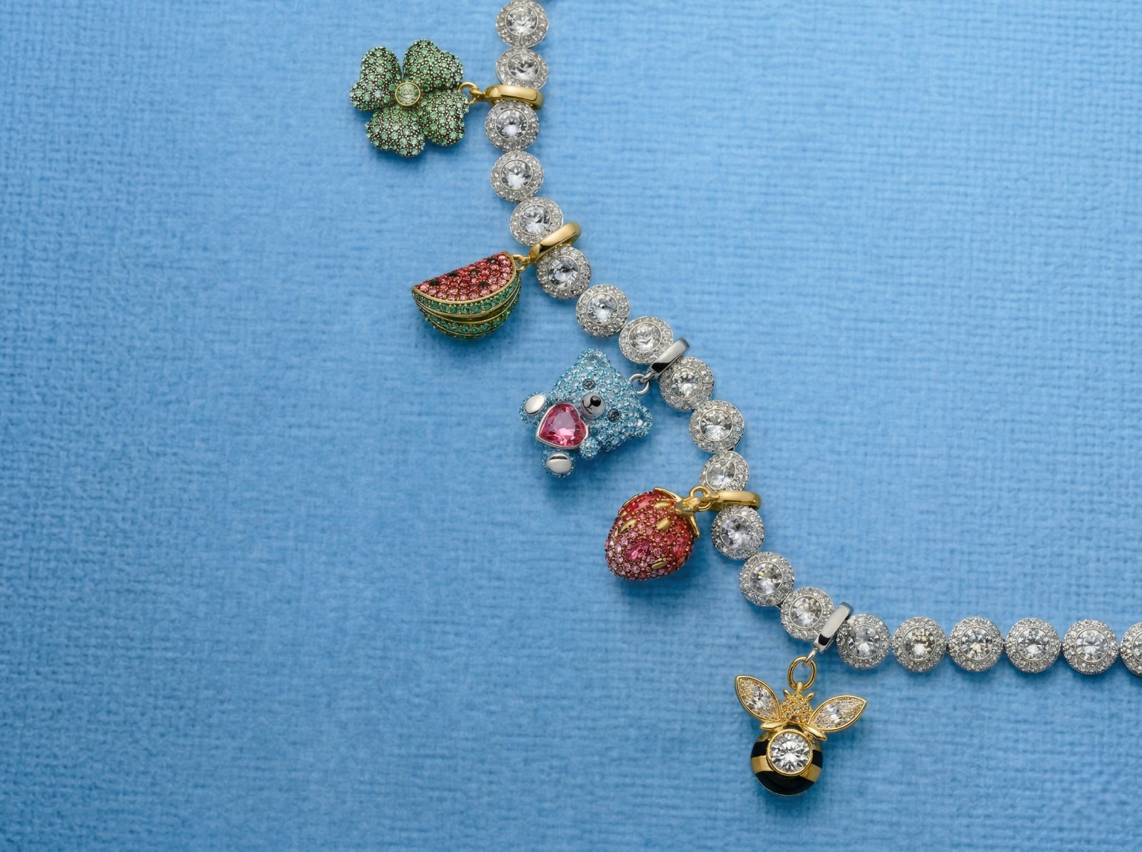 Blog yazısı Takıların Gizli Dili: Charm Ne Demek ve Hangi Anlamları Taşıyor?için resim