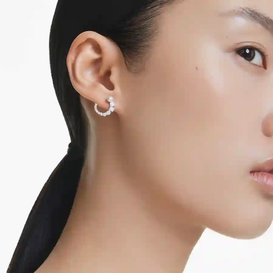 Resim Matrix halka küpeler, Kristal inci, Yuvarlak kesim, Beyaz, Rodyum kaplama