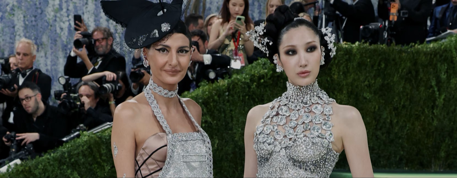 Met Gala 2026'da Swarovski İmzası: Crystal is Artiçin blog gönderisini göster Blog yazısı Met Gala 2026'da Swarovski İmzası: Crystal is Artiçin resim
